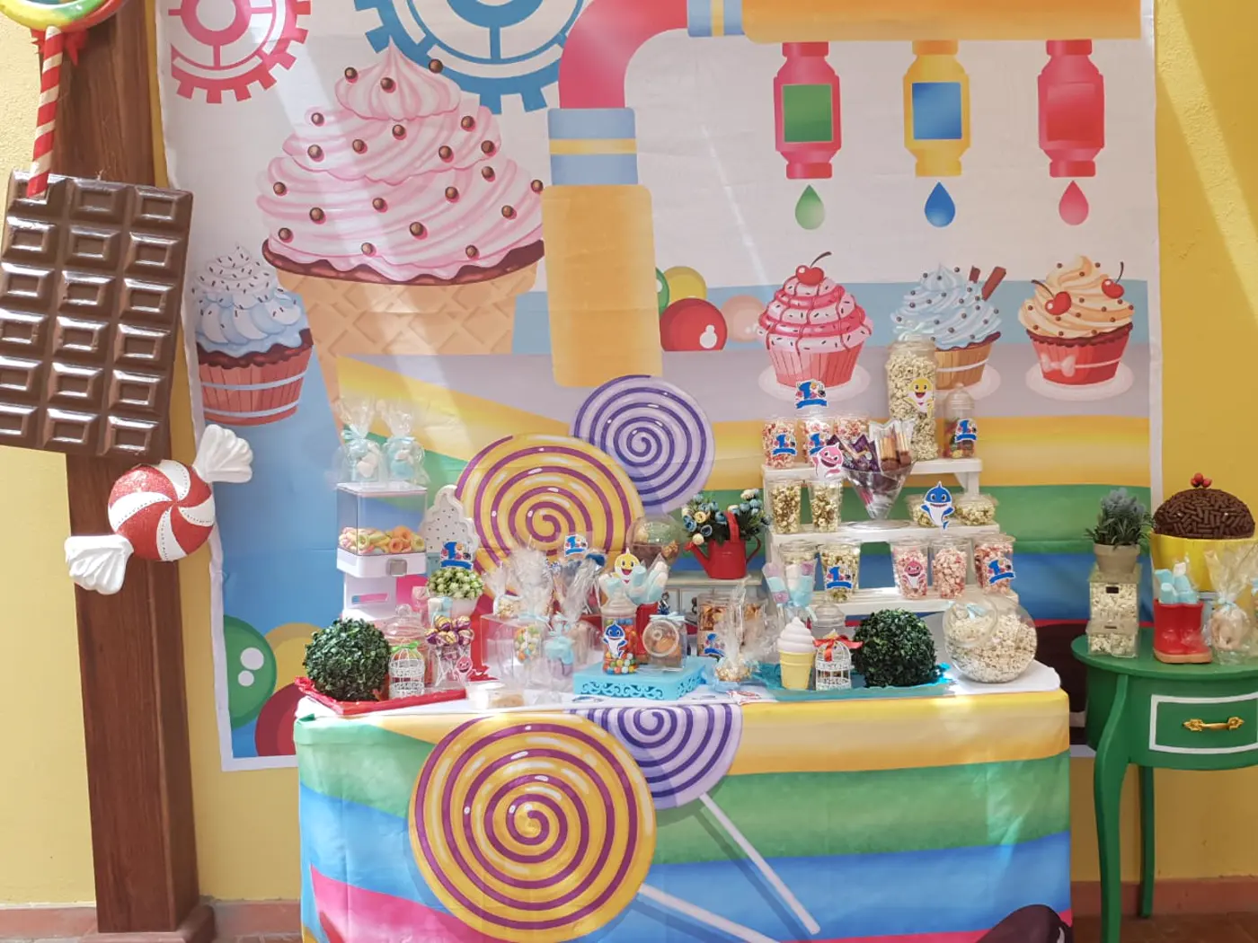 Mesa temática fábrica de doces