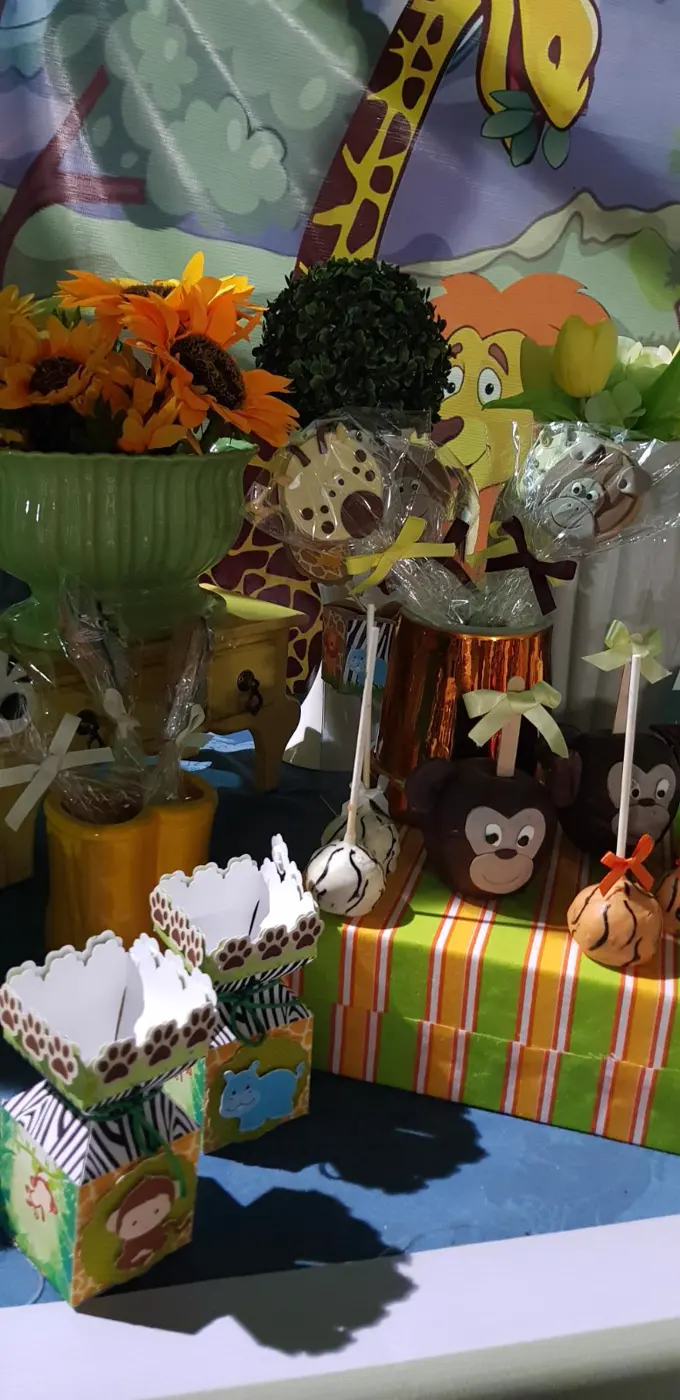 Cake pops e doces decorados
